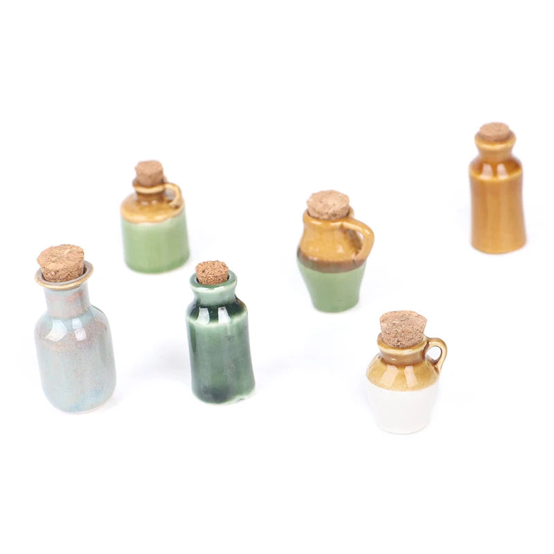bouteilles vintage céramique bouchons liège vert beige gris clair mat brillant opaques jouet cuisine