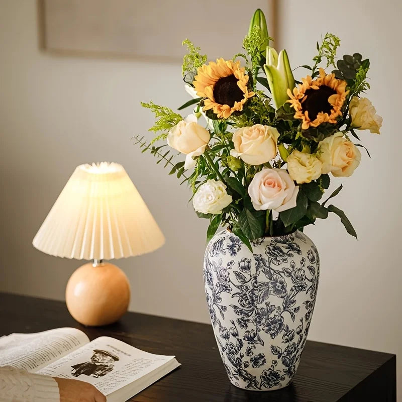 vase ceramic blanc bleu fleurs stylisées classique vintage table cylinder