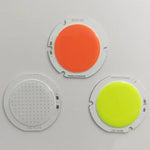 source lumineuse led cob 50w jaune rouge orange moderne grille perforations boutons commandes
