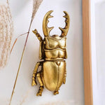 statues d'insectes dorées acrylique texture métallique réaliste salon décoration ornement mur opaque