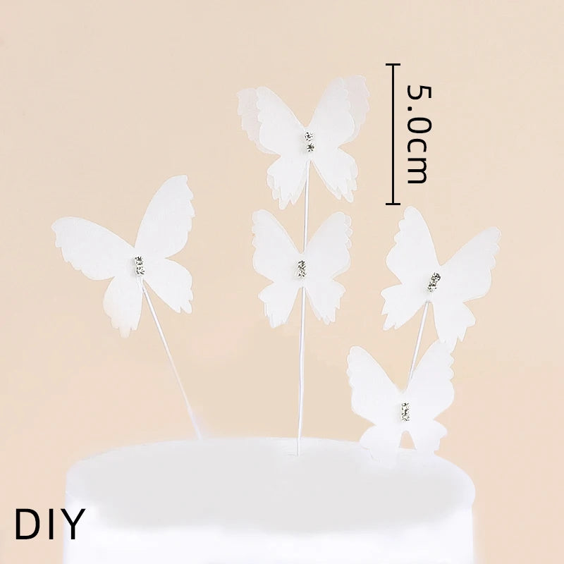 décoration gâteau cygne transparent plumes blanches paillettes argentées mariage anniversaire saint valentin festive