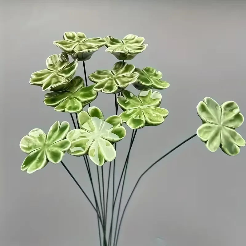 décoration intérieure moderne bouquet fleurs artificielles bleu vert blanc centre jaune occasion fête mariage