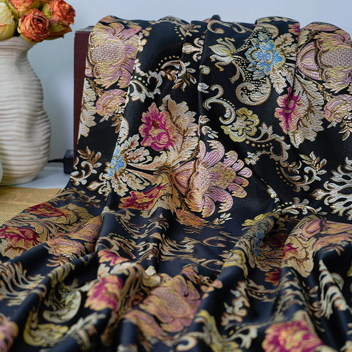 tissu brodé floral noir rose doré classique baroque 100 polyester largeur 145cm robuste décoratif