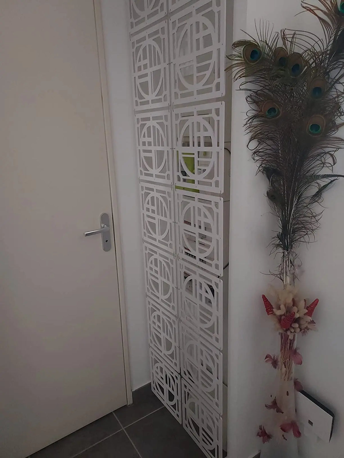 panneaux séparation suspendus blancs motifs géométriques modernes cloisons pièces bois opaques clips fixation
