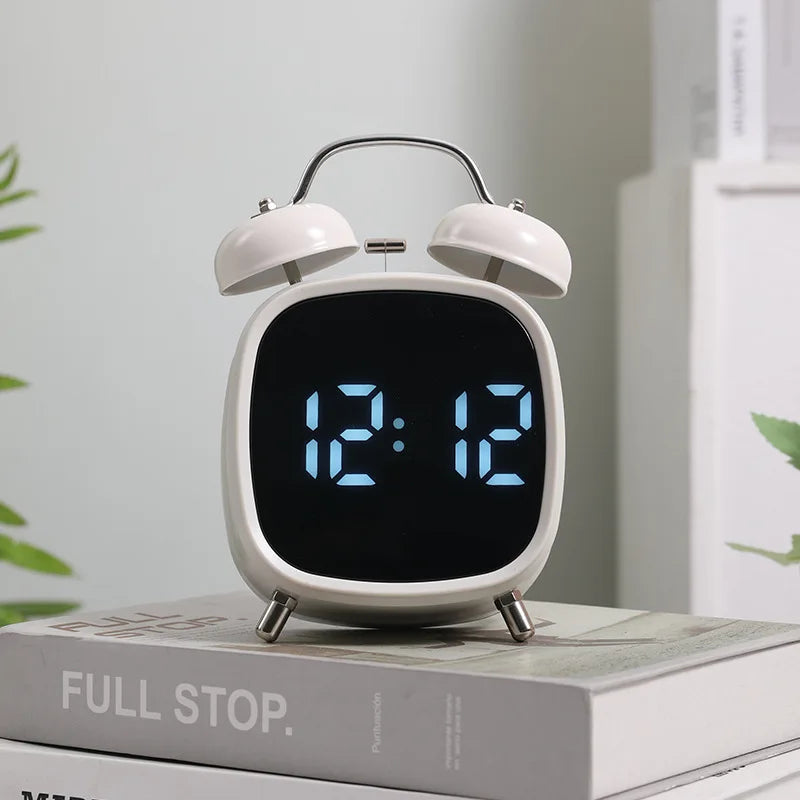 réveil numérique double cloche horloge led moderne anti perturbation blanc pieds snooze alarme réglable