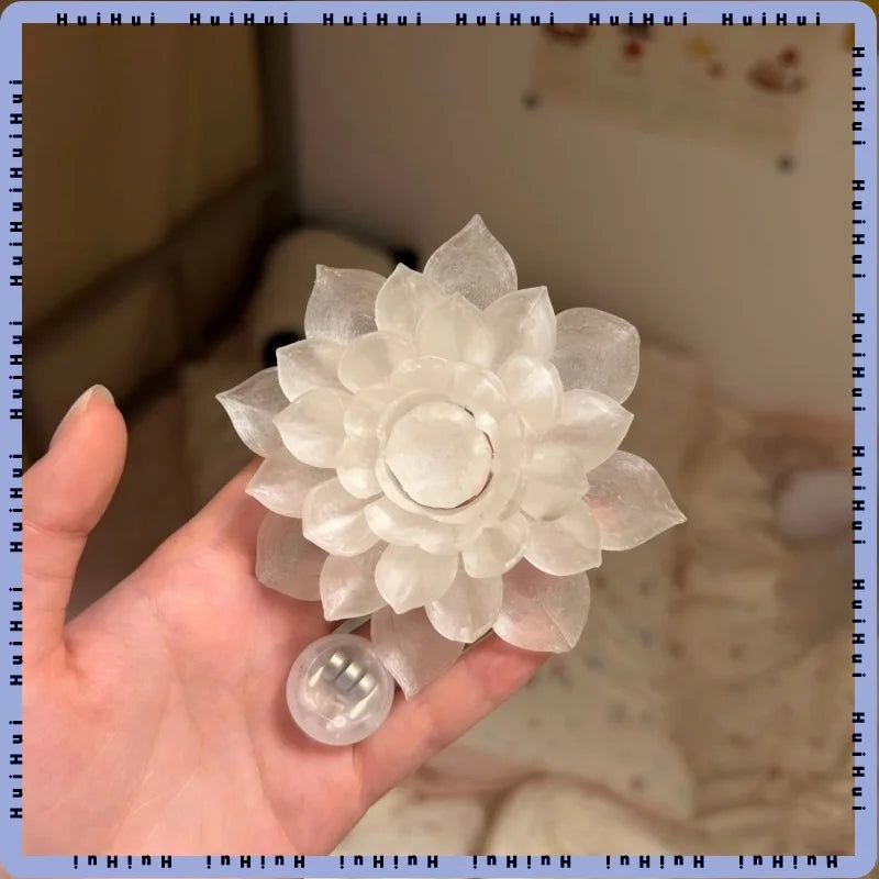 décoration intérieure fleur artificielle lotus blanche feuilles modernes tringle plastique éclairagecoration cosmopolite