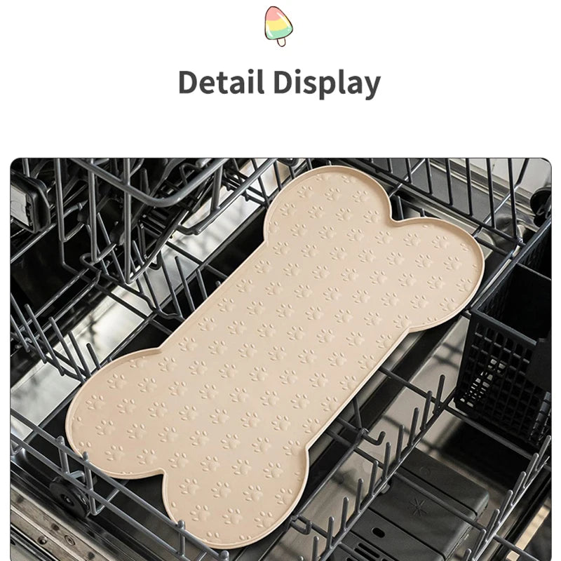 tapis silicone chien imprimé pattes beige clair moderne deux bols