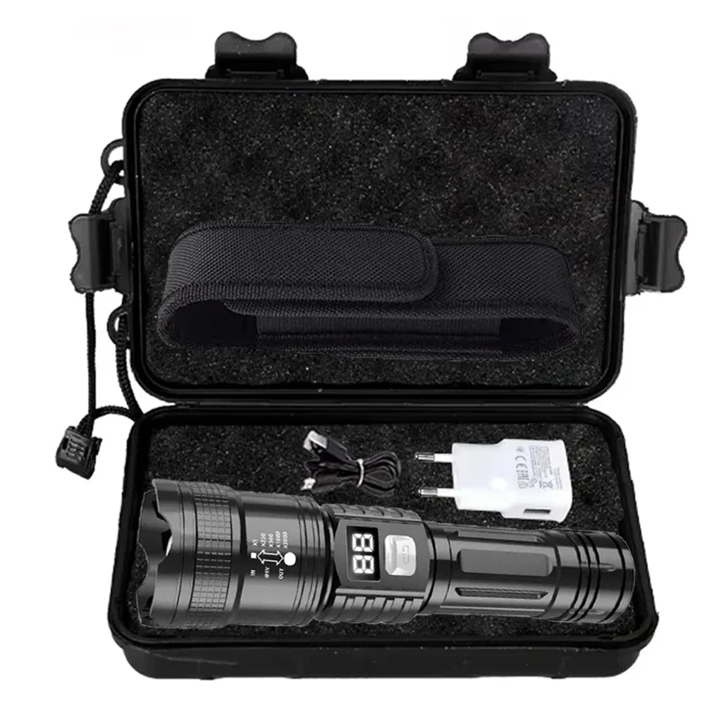 lampe torche rechargeable led noire zoom moderne robuste affichage batterie modes lumiere