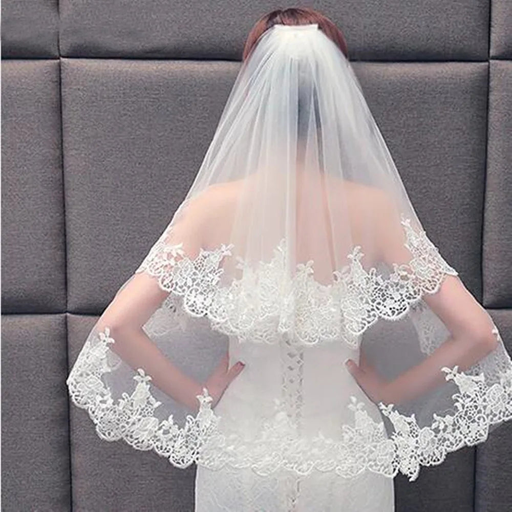 voile mariée deux couches dentelle blanche motifs floraux peigne métallique classique élégant transparent appliques