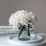bouquet roses artificielles soie blanc rose pâle rouge décoration mariage intérieur élégant fixations ruban