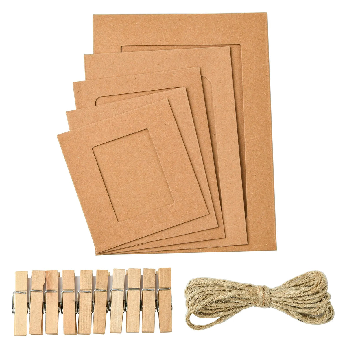 cadres photo papier kraft clips bois marron clair rustique minimaliste exposant photos scrapbooking