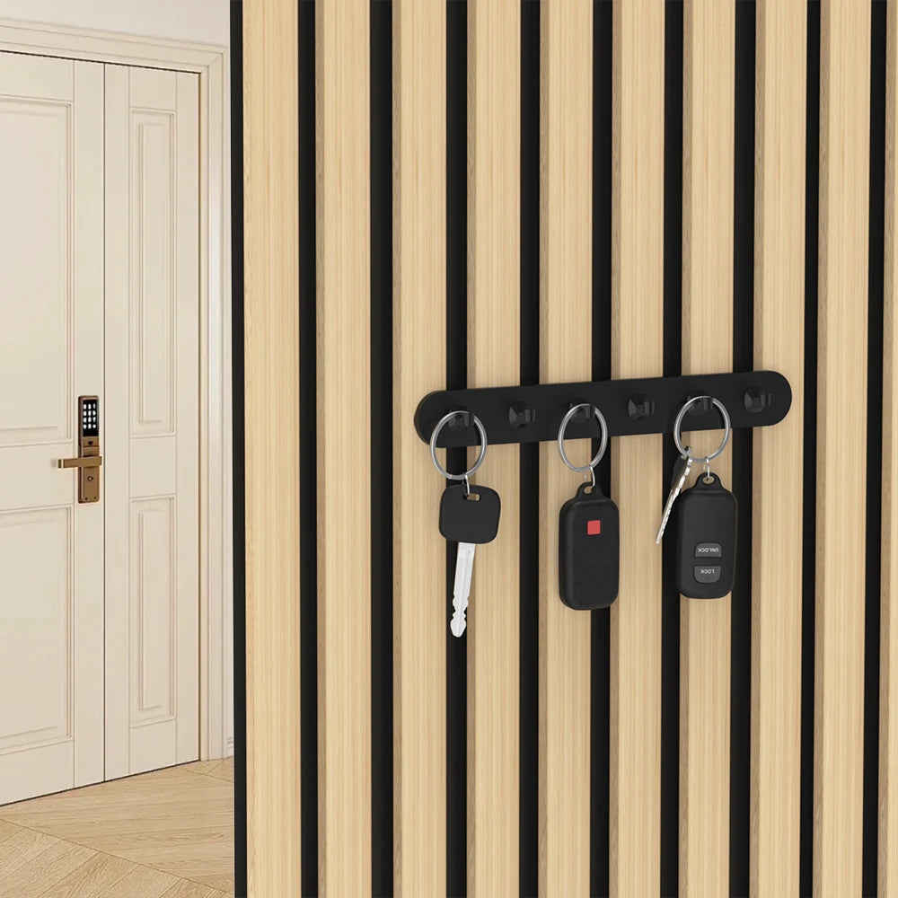 porte clés mural crochets noir bois clair minimaliste clips panneau acoustique clés télécommandes