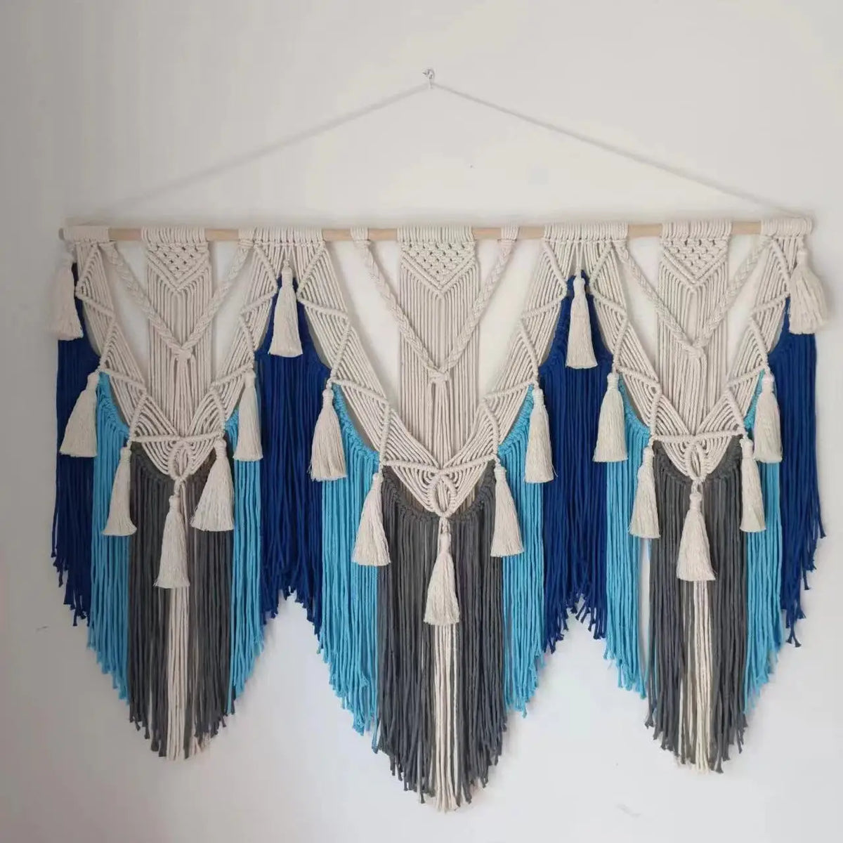 tapisserie macramé boho blanc gris bleu orange motifs géométriques franges crochet chambre