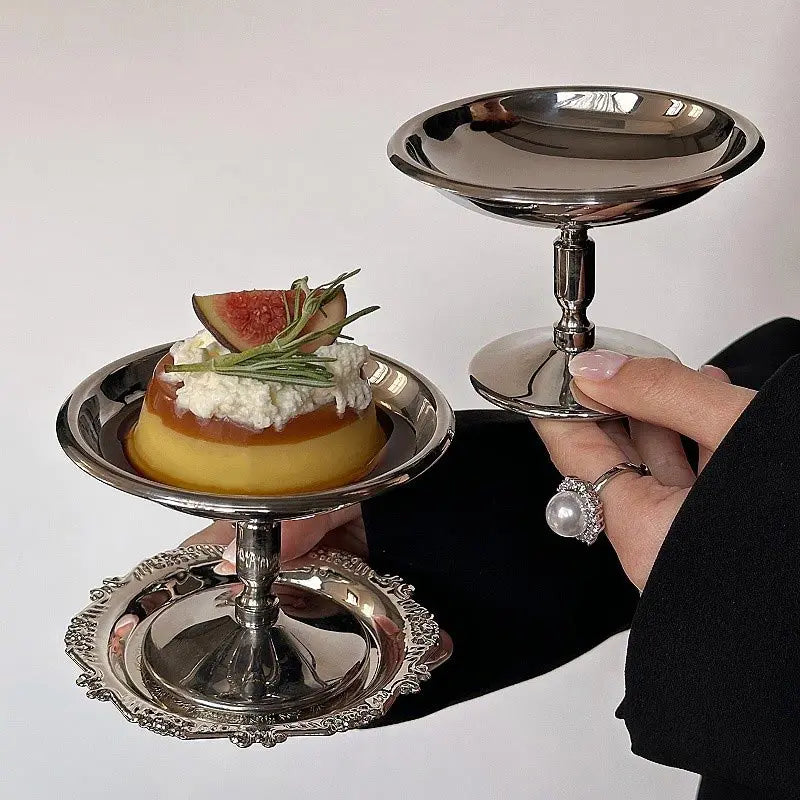 support dessert argenté élégant détails sculptés classique fruits légumes photo accessoire