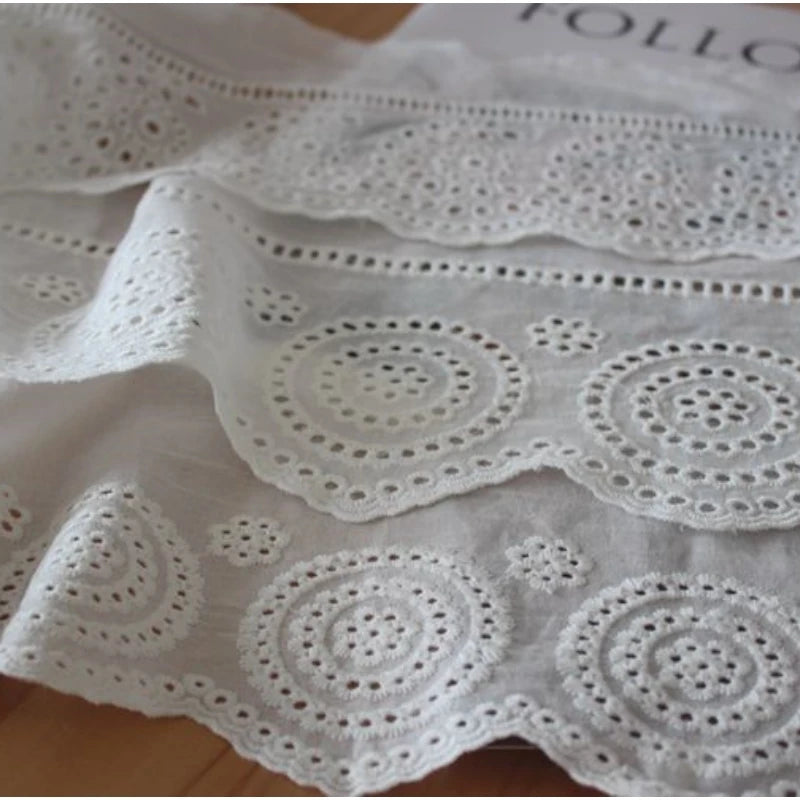 tissu dentelle brodée coton blanc motifs floraux bohème semi transparent yards decoration maison