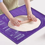 tapis pâtisserie violet blanc dessins pâte sucre rouleaux pratique deco