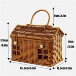 panier tressé forme maisonnette marron clair fenêtres ouvertes rustique anse transport éléments décor