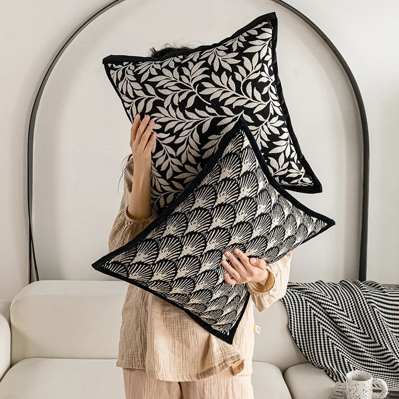 housse coussin décorative carrée motif noir blanc moderne canapé salon maison