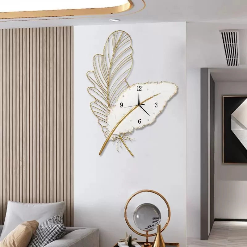 horloge murale moderne blanc doré plume stylisée sans LED fixation sans éléments visible