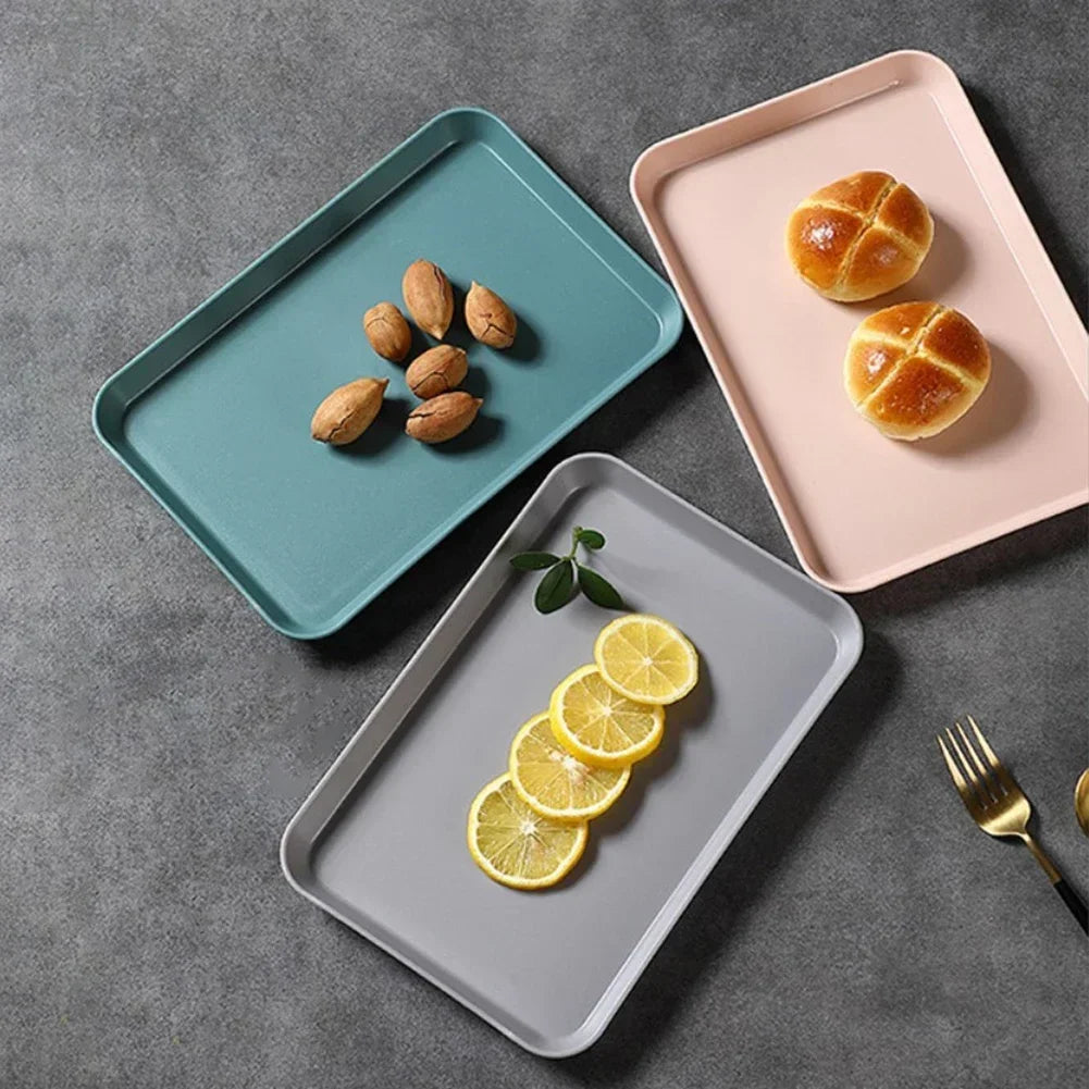 assiettes modernes plastique silicone vert rose gris respectueuses environnement opaques