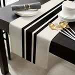 nappe table lin noir blanc carreaux géométriques moderne décoration maison simple vertical textiles