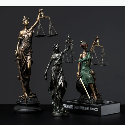 statue justice bronze vert balance épée globe terrestre texture métallique classique décoration intérieure finement