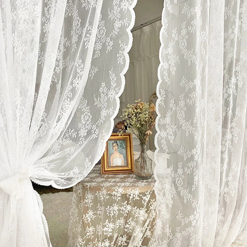 rideaux dentelle blanche noire motifs floraux romantique vintage bohème translucides polyester