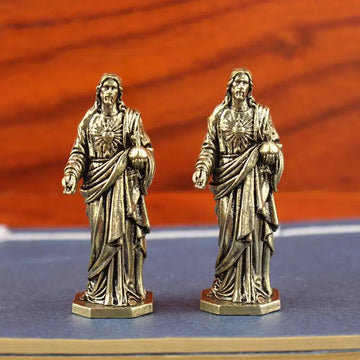 statues jesus sacre coeur bronze doré sculptures detailles traditionnelles decor religieux ornement maison figurines