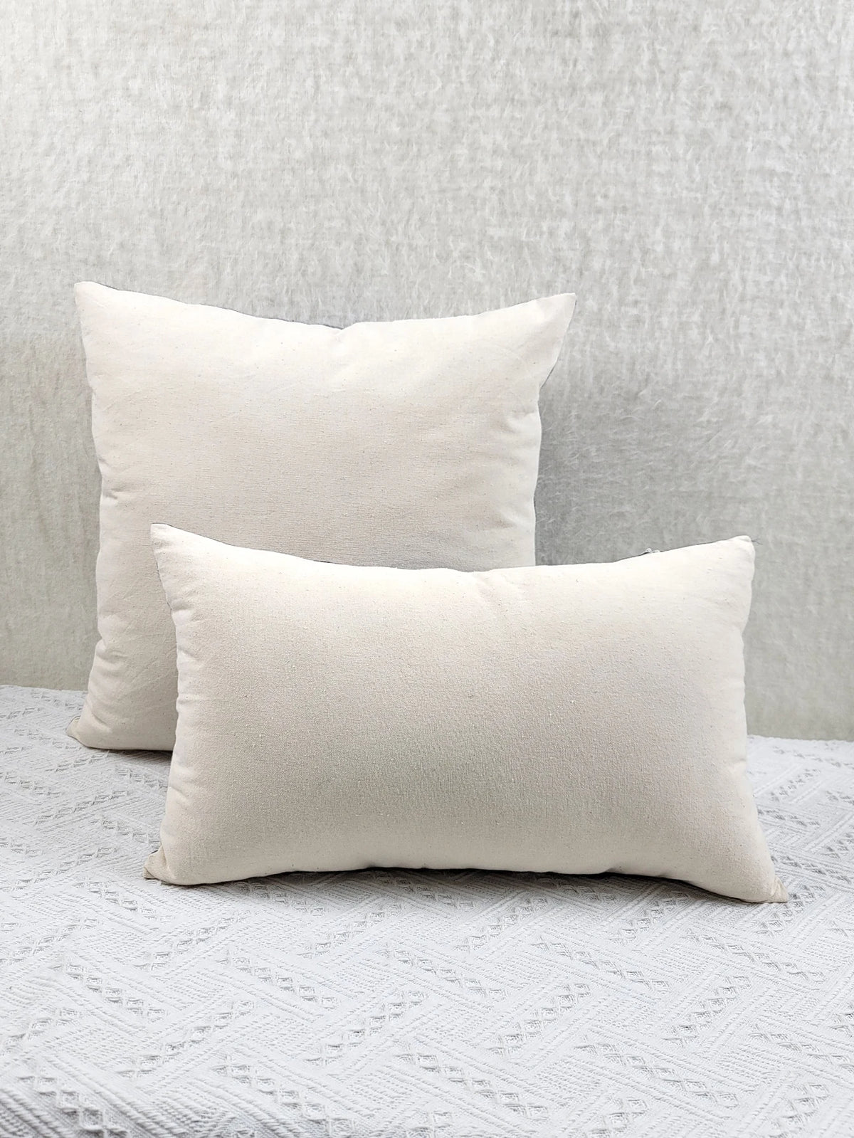 coussin polyester brodé fleurs géométrique blanc fermeture glissière décor chambre simple chic