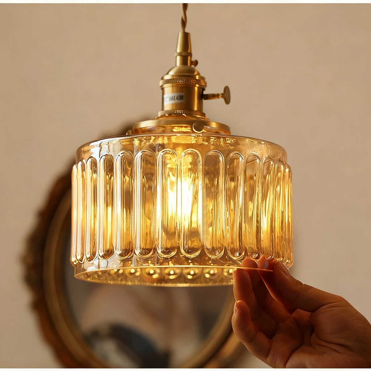 suspension lumineuse vintage transparente relief doré éclairage rétro chambre salon