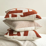 coussins décoratifs modernes motif géométrique beige gris noir rouge polyester