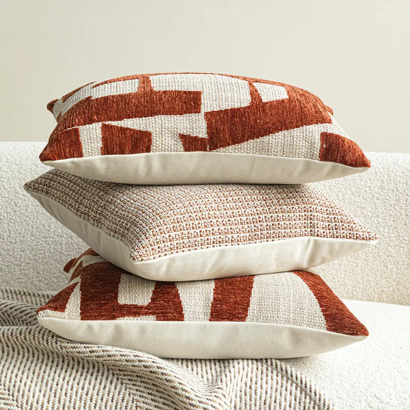 coussins décoratifs modernes motif géométrique beige gris noir rouge polyester