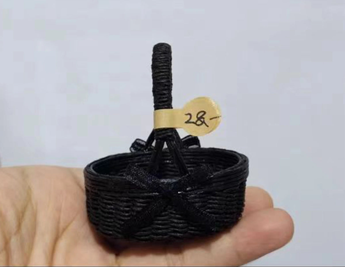 miniature panier osier rustique accessoires maison poupée décoration rangement paille naturel artisanal