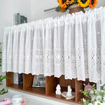 rideau floral transparent champêtre fenêtre cuisine décoration maison dentelle ajourée motifs géométriques
