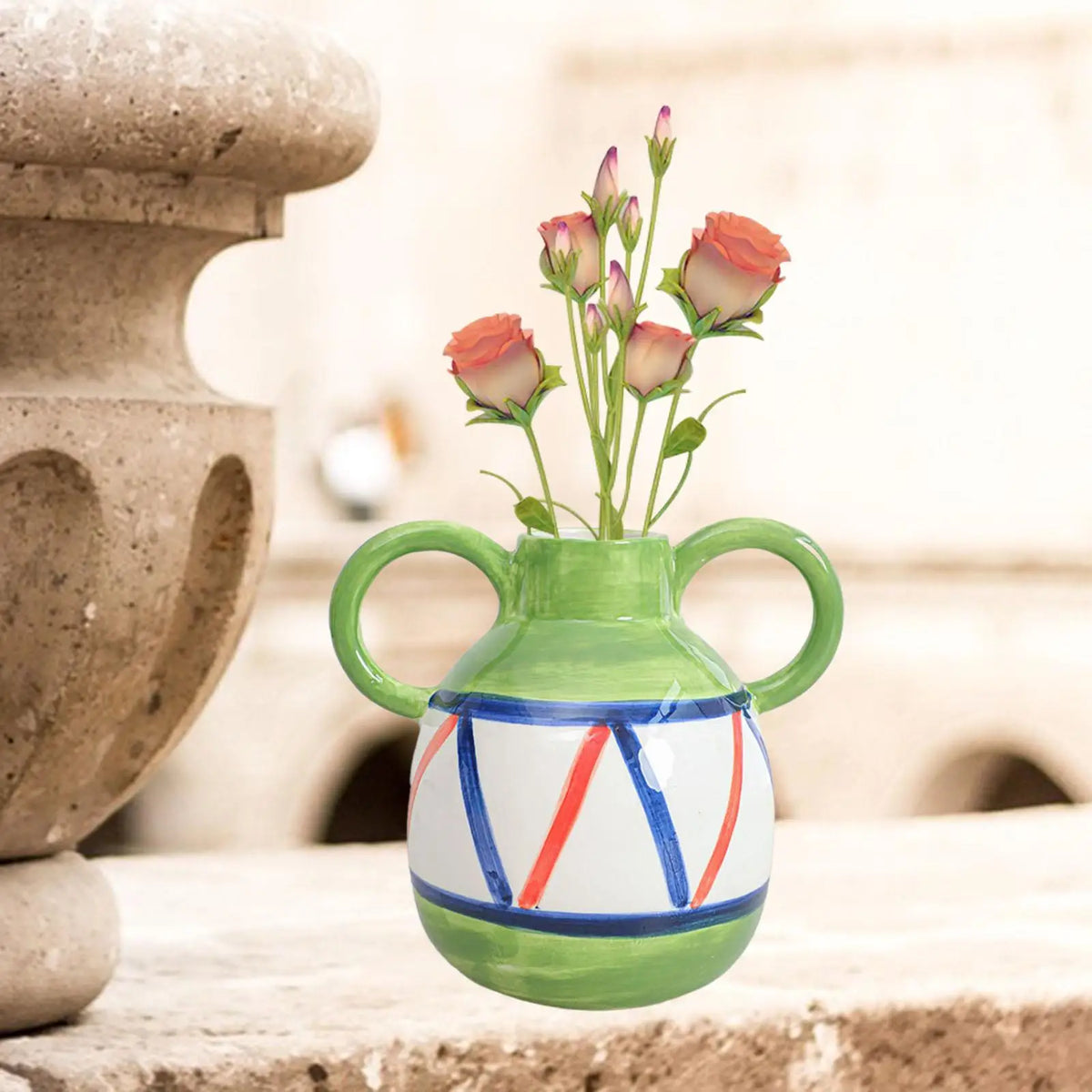 vase decoratif porcelainne stripes motif visage stylise decoration table centerpiece fleurs