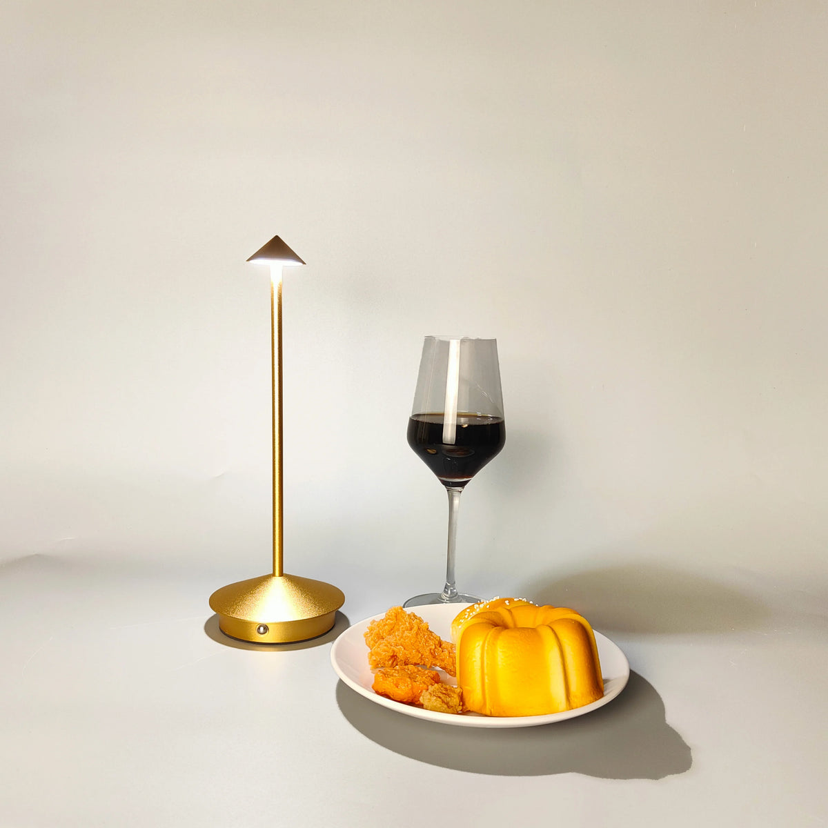 lampe table or blanc noir interrupteur tactile charge type base antidérapante moderne