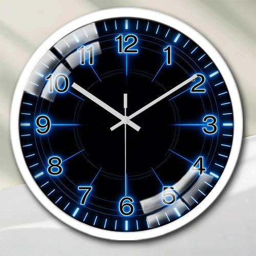 horloge murale ronde chiffres blanc fond noir lignes bleues lumineuses moderne chambre salon