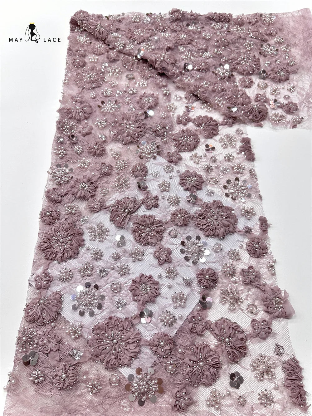 tissu dentelle fleurs sequins mariage rose pâle blanc bleu clair élégant brodé qualité écologique
