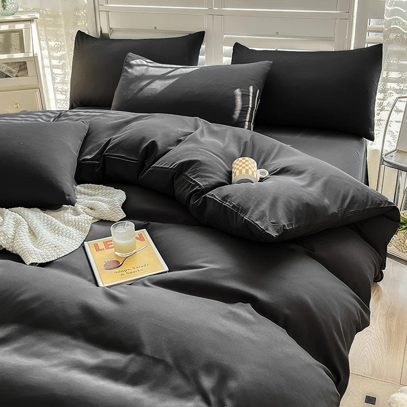 Détail de la housse de couette noire en polyester