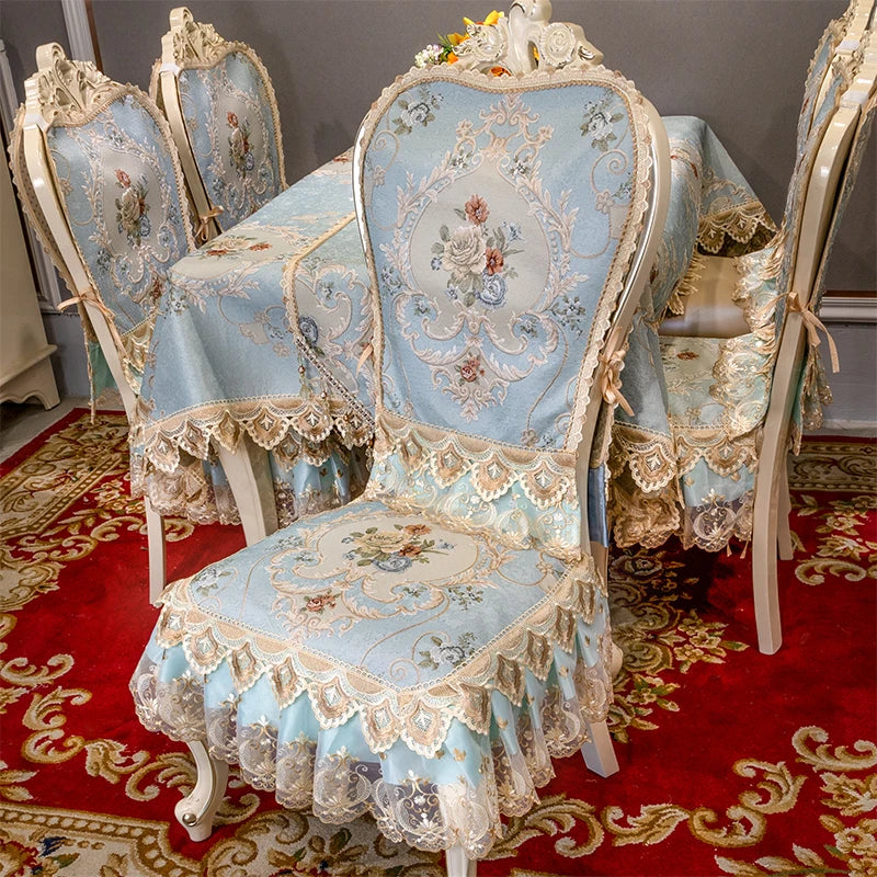 couvre chaise dentelle brodée baroque chaise mariage banquet bleu clair beige doré opaquesrubans