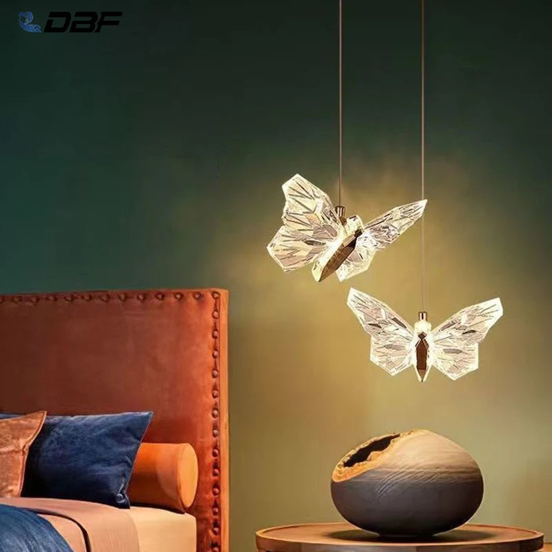suspension décorative moderne papillons transparents dorés hall chambre éclairage contemporain fixations