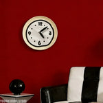 horloge murale moderne minimaliste rouge noir beige clair points texture ondulée fixée mur vintage