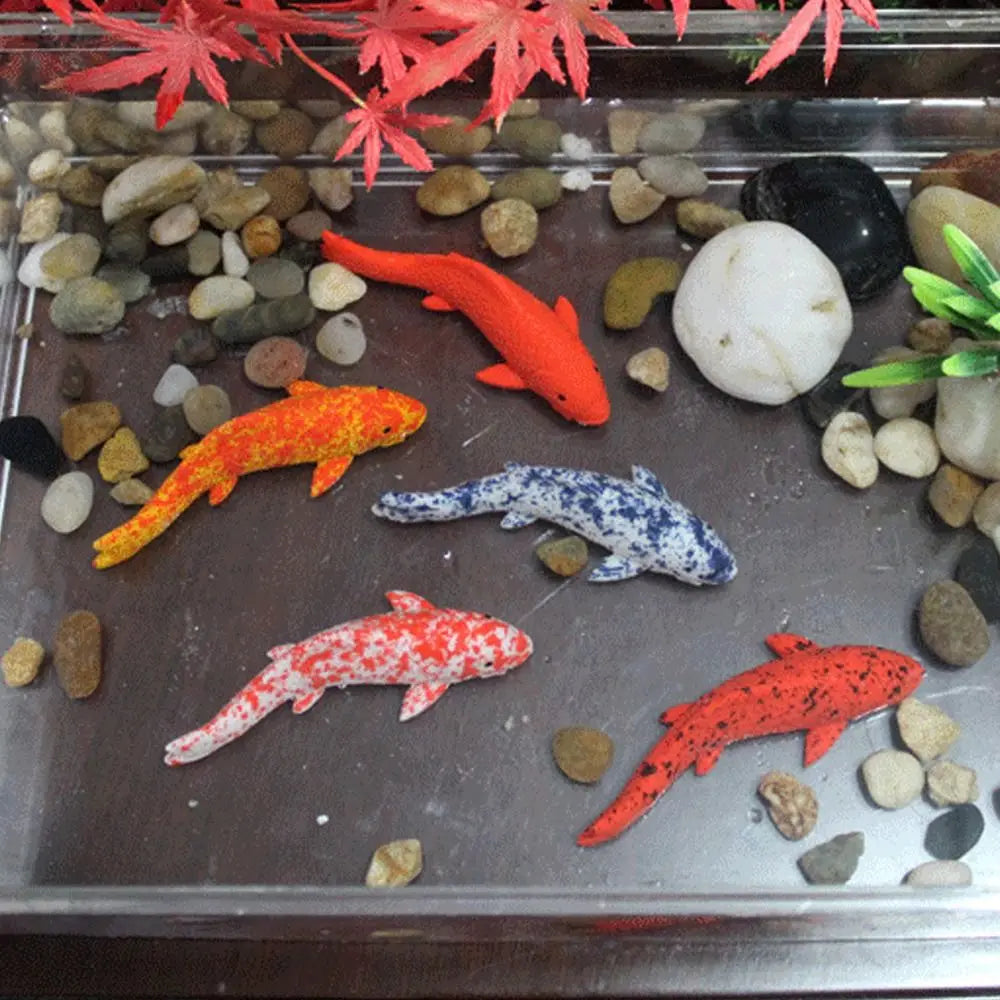 décoration intérieure poisson koi résine rouge blanc bleu points noirs réaliste maison
