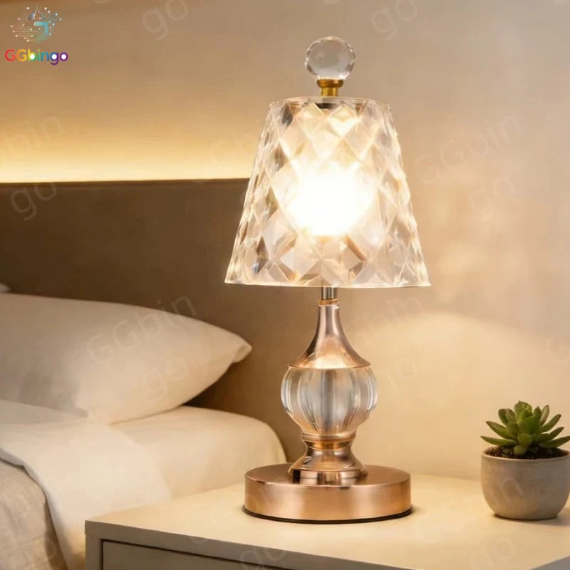 lampe table led rechargeable dorée transparente texture géométrique classique élégant abat jour fixée base