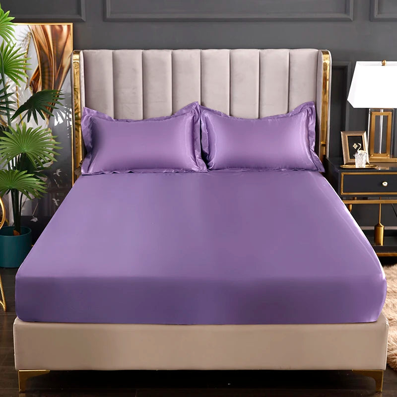 Détail de la bande élastique du drap-housse satin