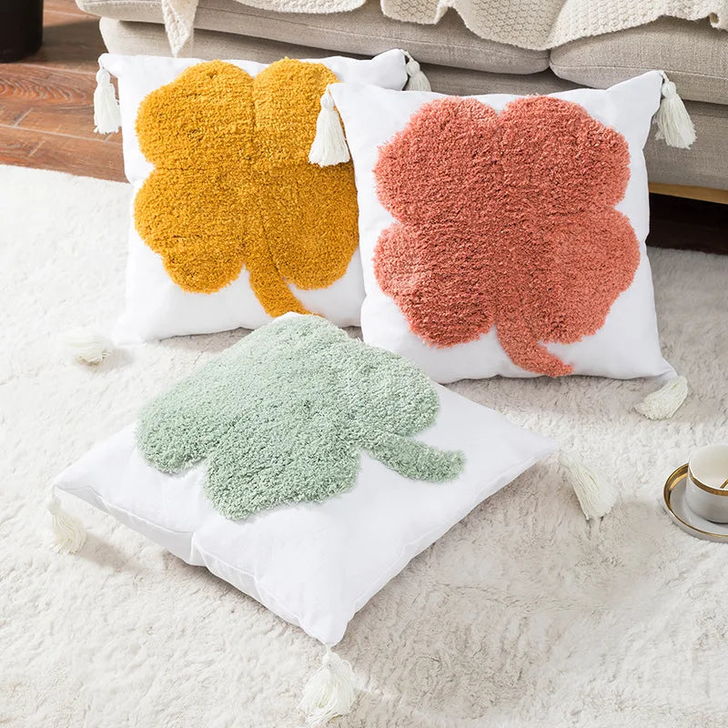 coussin brodé géométrique moderne toile coton couleur beige pompons décoratif