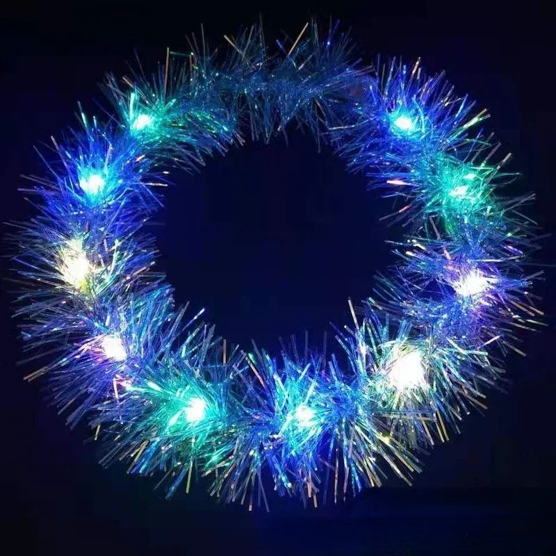 couronne lumineuse festive tissus brillants couleurs vives bleu rose violet lumineux tinsel opaque festive