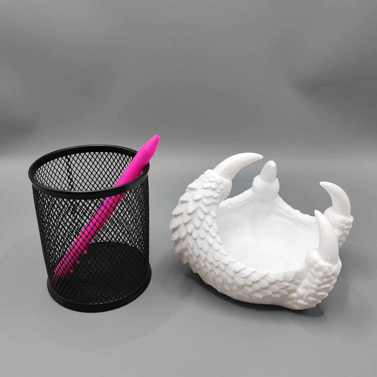 plateau décoration intérieure gothique bol griffe dragon blanc écailles détaillées clés bijoux porte clés