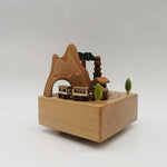 boîte musique bois naturel vintage personnages animaux arbre cabane enfants jouet décoratif
