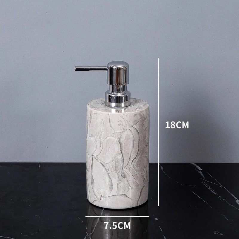 ensemble produits salle bain marbre gris marbré moderne élégant distributeur savon porte gobelets porte